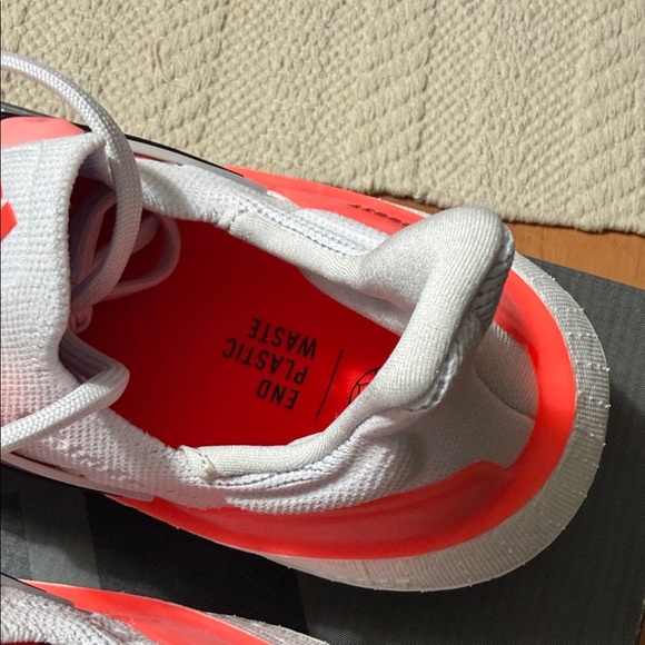 Adidas Ultraboost Light M7/W8.5/40. NIB - Picture 4 of 17